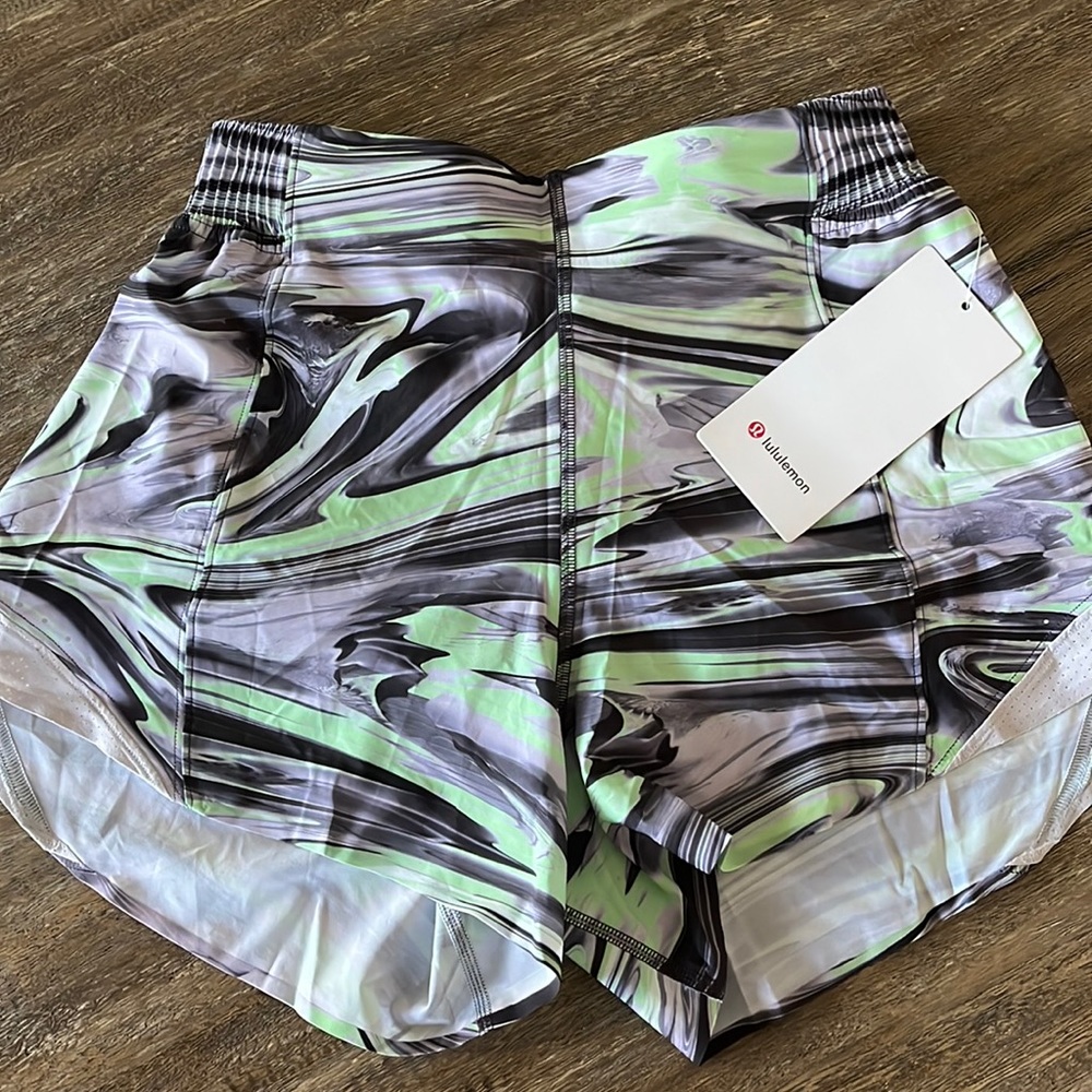 Lululemon hotty hot shorts hr 4”